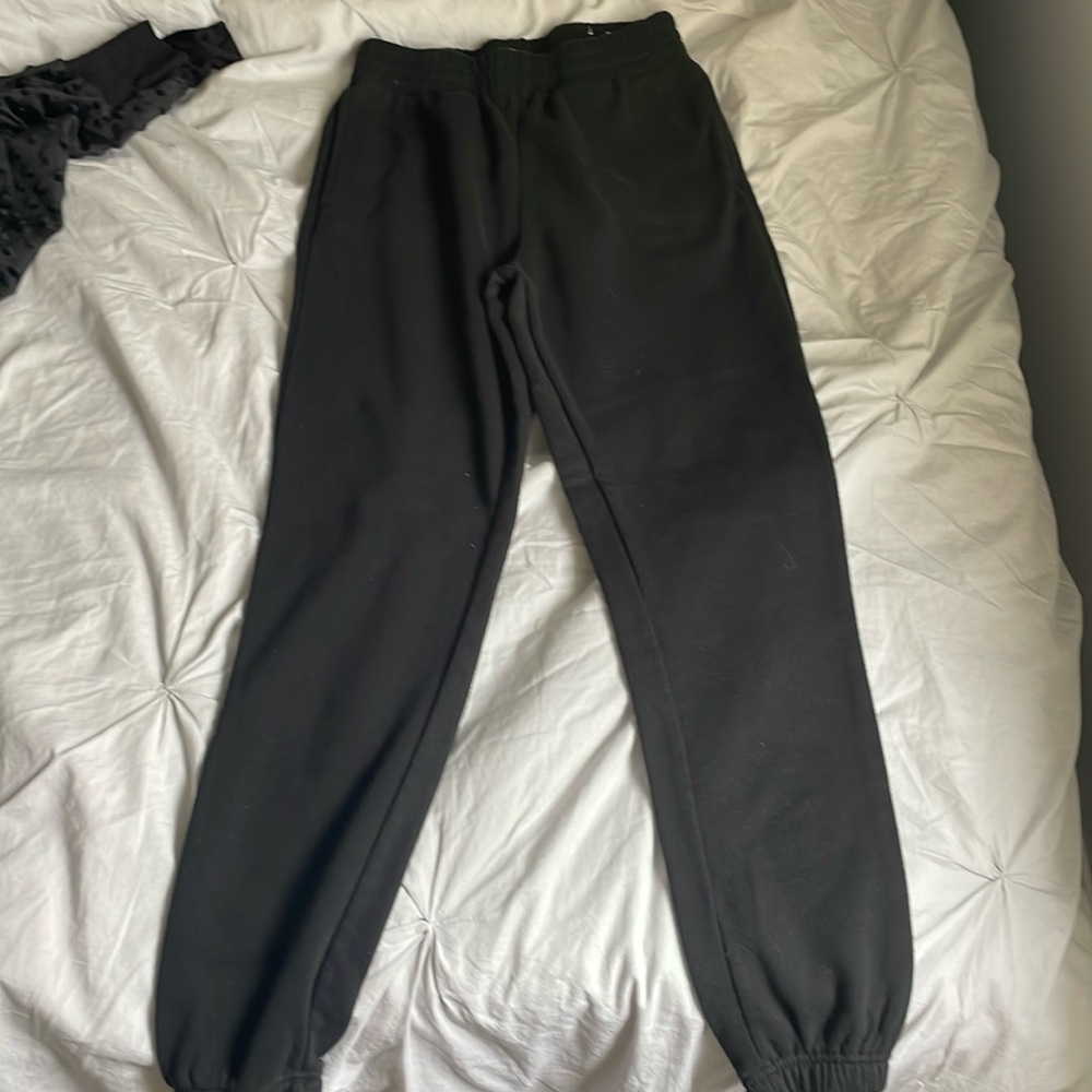 Black Ardene cuffed sweatpants